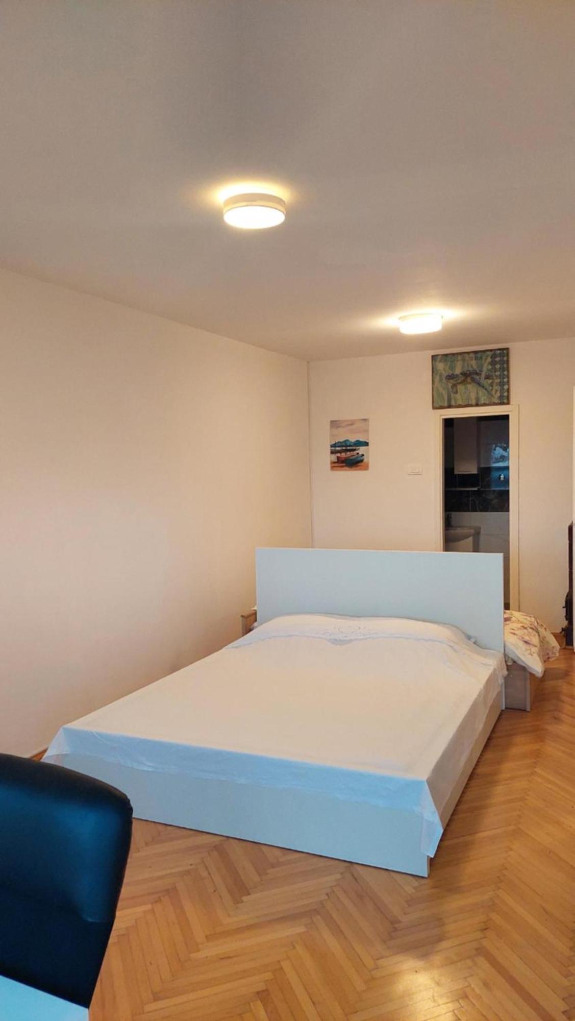 Room With Private Toilet And Balcony In City Center In Shared Apartment Split Exteriör bild